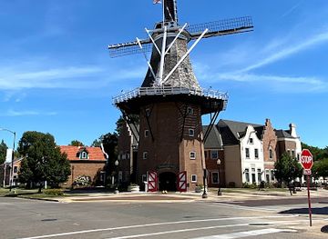 iowa/little-switzerland/landmark/pella-historical-village-vermeer-windmill