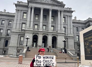 colorado/denver/landmark/mile-high-steps