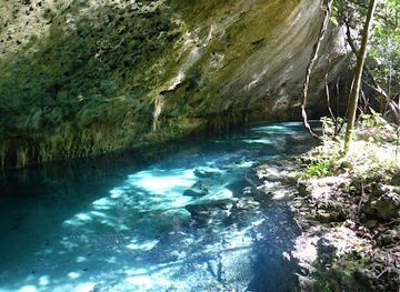 mexico/playa-del-carmen/landmark/cenote-chaak-tun