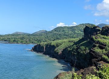 comoros/dziani-dzaha-crater-lake/landmark/dos-du-dragon