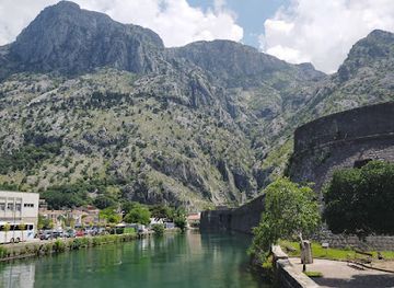 montenegro/lakes-of-plav/landmark/kotor-city-walls