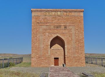 kazakhstan/zhezkazgan/landmark/duzen-mausoleum