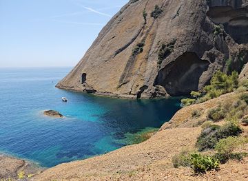 france/les-calanques-national-park/landmark/parc-du-mugel
