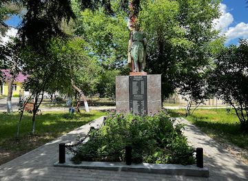 moldova/vatra/landmark/monument-to-those-who-died-in-world-war-ii