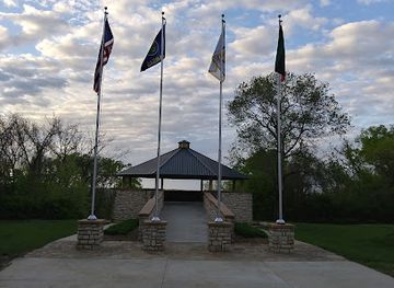 kansas/kansas-city/landmark/quindaro-ruins-overlook-structure