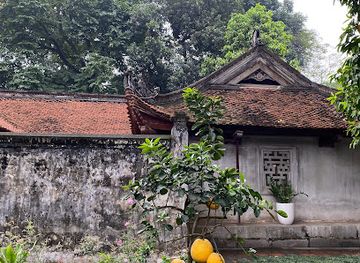 vietnam/hanoi/tay-ho-district/landmark/den-voi-phuc-tran-tay-thang-long