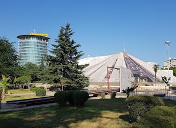 albania/tirana/landmark/house-of-leaves-museum
