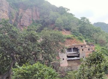 india/ranthambore/landmark/soleshwar-mahadev-temple