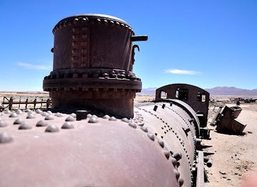 bolivia/uyuni/landmark/train-cemetery