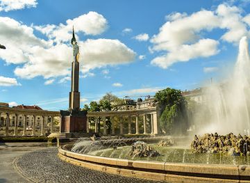 austria/vienna/landstrasse/landmark/monument-in-honor-of-the-soldiers-of-the-soviet-army