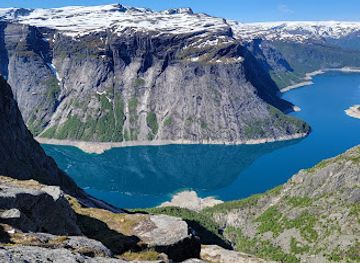 norway/trolltunga/landmark/trolltunga-active