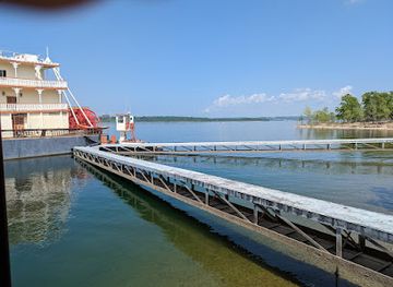 missouri/table-rock-lake/landmark/showboat-branson-belle