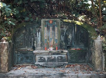 singapore/chinatown/landmark/seah-eu-chin-s-tomb-ngee-ann-kongsi-founding-chairman