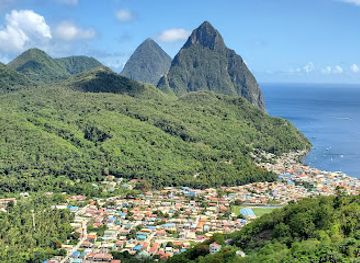saint-lucia/pitons/landmark/mt-malmaison