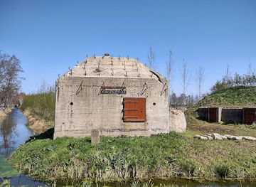 netherlands/vechtstreek/landmark/groepsschuilplaats-type-p