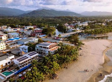 honduras/tela/landmark/tela-honduras-public-beach