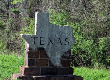 arkansas/texarkana/landmark/texas-state-line-monument