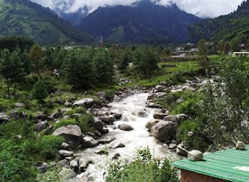 india/manali/landmark/rahala-waterfalls