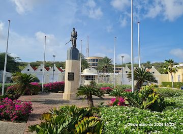 curacao/domi-abou/landmark/simon-bolivar-monument