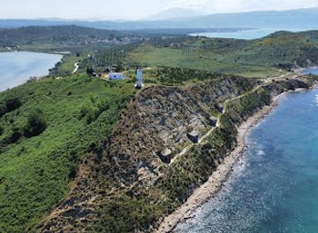 albania/vlora-coast/landmark/bunkeret-e-treportit