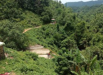 bangladesh/bandarban-hill-tracts/landmark/shoilo-propat-waterfall