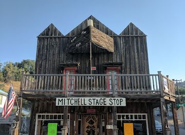 oregon/wheeler-county/landmark/little-pine-lodge-souvenir-shop