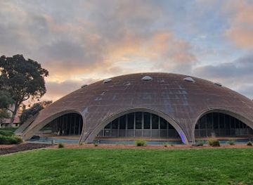 australia/canberra/landmark/the-shine-dome