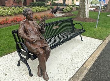 virginia/hampton-roads/landmark/mary-jackson-statue