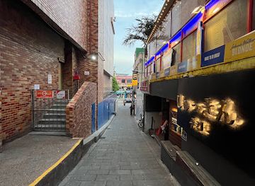 south-korea/seoul/itaewon/landmark/october-29-itaewon-tragedy-memorial-alley