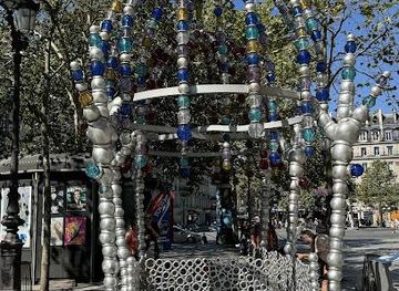 france/versailles/landmark/place-colette