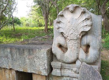 sri-lanka/uva-province/landmark/urusita-wewa-ancient-valve-pit-bisokotuwa