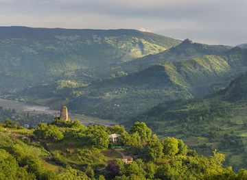 georgia/racha-lechkhumi-and-kvemo-svaneti/landmark/orbeli-fortress