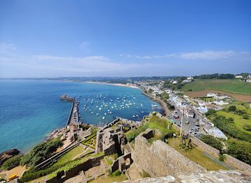 jersey/la-rocque-harbour/landmark/mont-orgueil-castle
