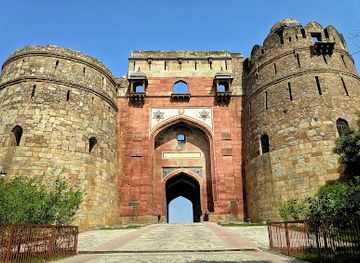 india/delhi/landmark/bada-darwaza