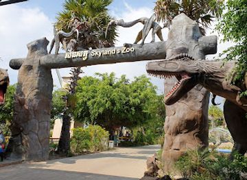 cambodia/prey-veng/landmark/sky-land-park