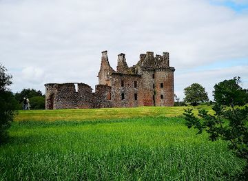 united-kingdom/dumfriesshire/attraction/old-caerlaverock-castle-2