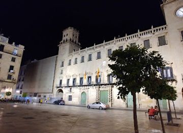 spain/alicante/puerto-de-alicante/landmark/puerto-de-alicante