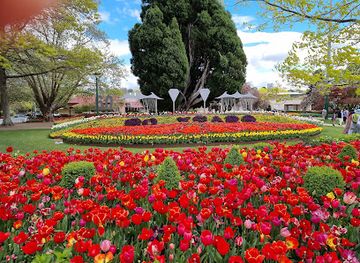 australia/central-highlands/landmark/corbett-gardens