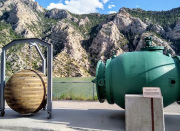 wyoming/absaroka-range/landmark/buffalo-bill-dam-visitor-center
