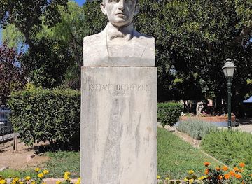 greece/corfu/corfu-old-town/landmark/statue-of-konstantinos-theotokis