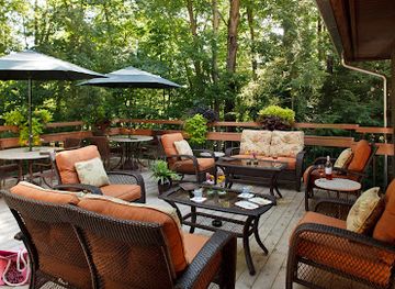 ohio/amish-country/landmark/the-inn-at-honey-run