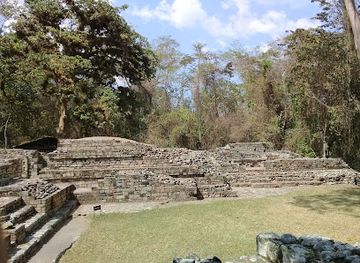honduras/copan-ruinas/landmark/las-sepulturas