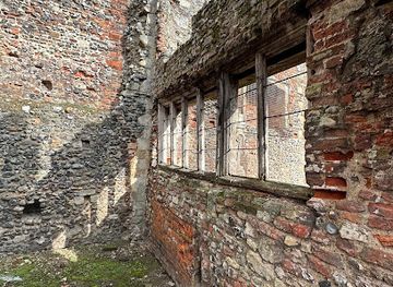 united-kingdom/great-yarmouth/landmark/english-heritage-greyfriars-cloisters