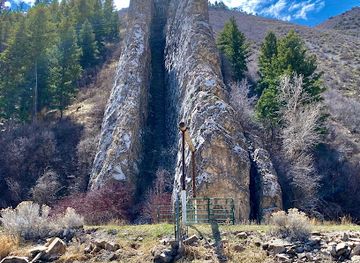 utah/cedar-valley/landmark/devil-s-slide