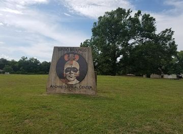oklahoma/red-river-valley/landmark/spiro-mounds-archaeological-center