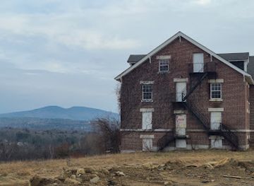 new-hampshire/lakes-region/landmark/lakes-region-facility