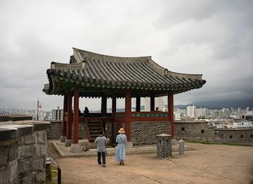 south-korea/suwon/landmark/seobukgangnu-northwestern-pavilion