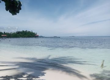 indonesia/west-papua/landmark/tugu-pi-peringatan-injil