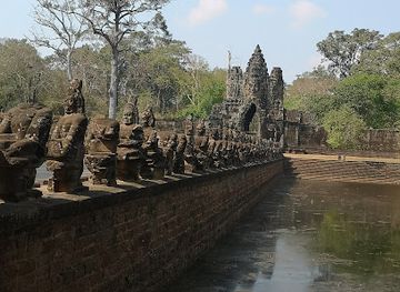 cambodia/siem-reap/downtown-siem-reap/landmark/artisans-angkor