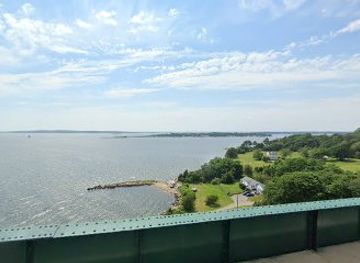 rhode-island/bristol-county/landmark/bristol-ferry-lighthouse
